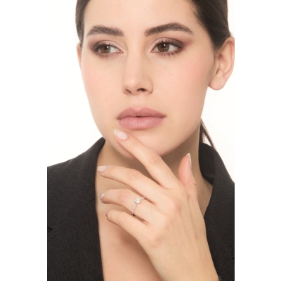 Bague solitaire coeur or blanc 18k ornée un diamant naturel CT 0.50 GIA