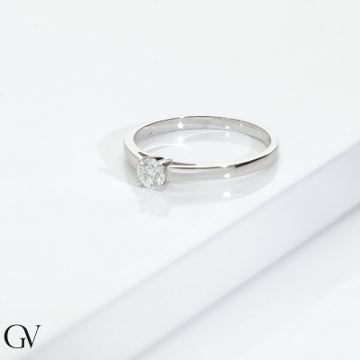 Bague solitaire en or blanc 18k avec diamant CT 0,25
