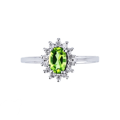 Bague halo en or blanc 18k avec peridot ovale et diamants