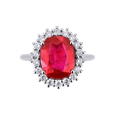 Bague de fiançailles rubis taille ovale et diamants