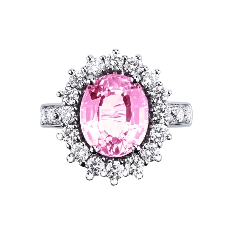 Bague halo en or blanc 18k avec saphir rose ovale  Bague halo en or blanc 18k avec saphir rose ovale