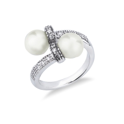Bague toi et moi avec perles et diamants or blanc 750