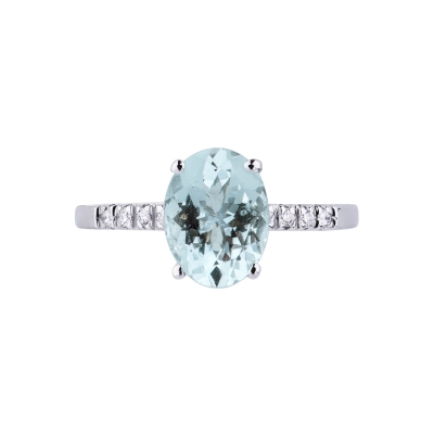 Bague en or blanc 18k avec une aquamarine 