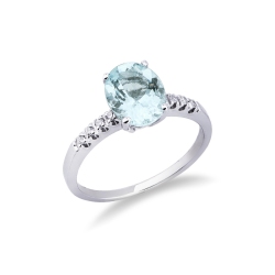Bague en or blanc 18k avec une aquamarine