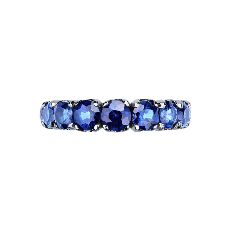 Bague demi-alliance en or blanc 18k avec saphirs bleus Bague demi-alliance en or blanc 18k avec saphirs bleus
