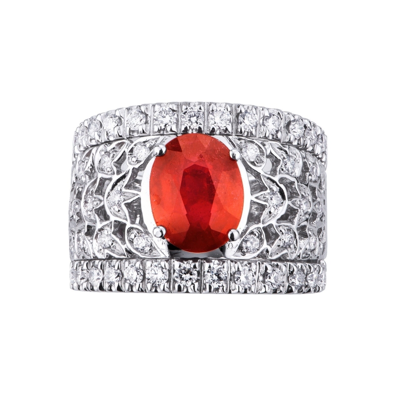 Bague bandeau en or blanc 18k avec rubis et diamants Bague bandeau en or blanc 18k avec rubis et diamants