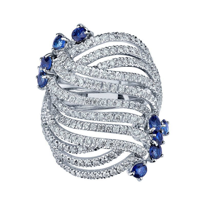 Bague bandeau en or blanc 18k avec saphirs bleus et diamants Bague bandeau en or blanc 18k avec saphirs bleus et diamants
