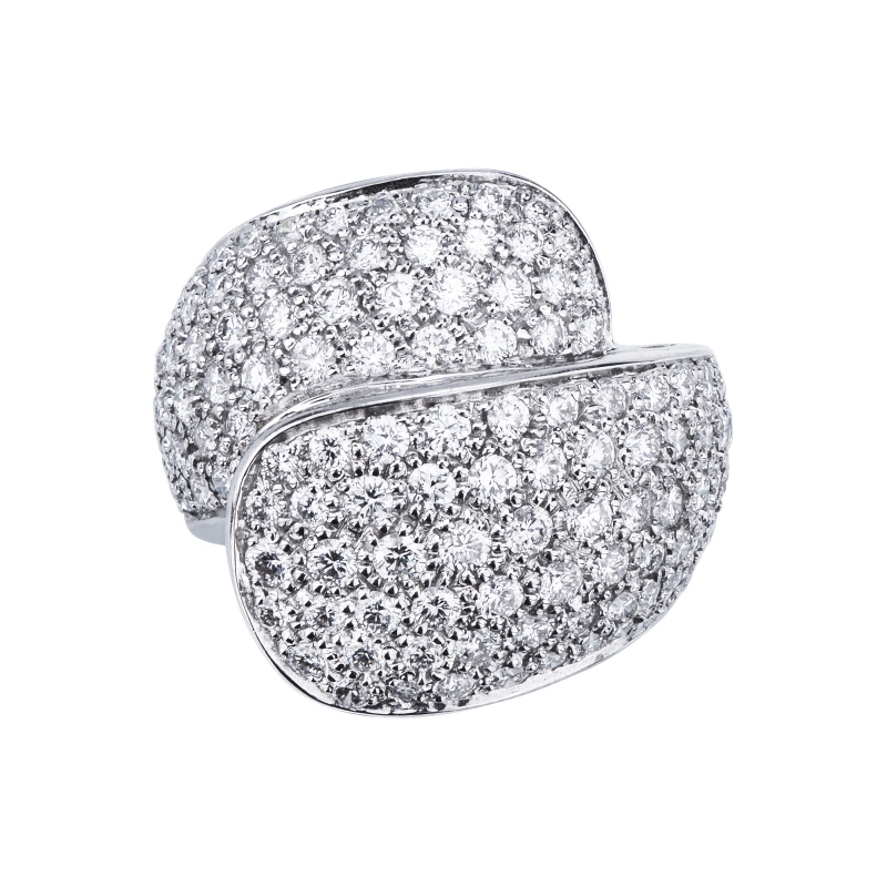 Bague en or blanc 18k avec pavé de diamants Bague en or blanc 18k avec pavé de diamants