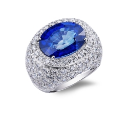 Bague femme en or blanc 18k avec saphir bleu ovale et pavé de diamants