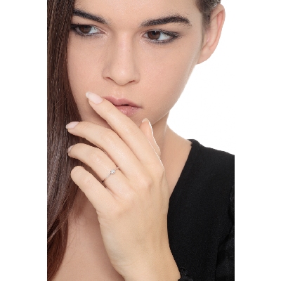 Bague de fiançailles en or blanc 18k et diamant 0.15 ct