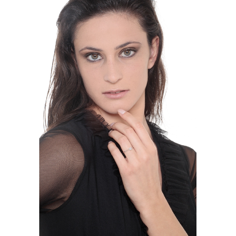 Solitaire en or blanc 18k et diamant 0.25 ct Solitaire en or blanc 18k et diamant 0.25 ct