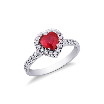 Bague avec rubis en forme de coeur et halo de diamants