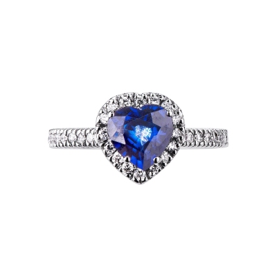 Bague saphir bleu forme de coeur pavée diamants or blanc 18k 