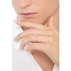 Bague solitaire avec diamant central 0.20 ct  2