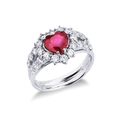 Bague halo en or blanc 18 carats avec un rubis