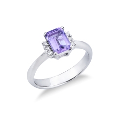 Bague en or blanc 18 carats avec 3 diamants et améthyste