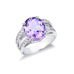 Bague bandeau en or blanc 18 carats avec améthyste et diamants
