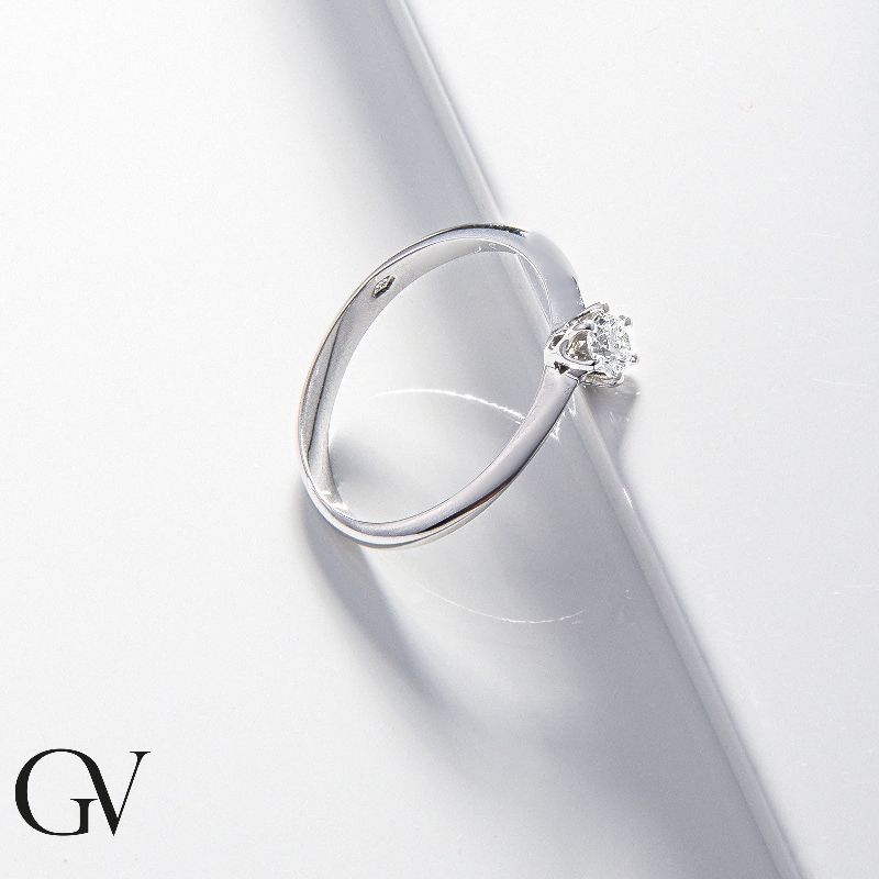Solitaire bague en or blanc 18k avec diamant 0.20 ct Solitaire bague en or blanc 18k avec diamant 0.20 ct