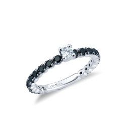 Bague alliance en Or Blanc 18k avec diamant central et diamants noirs latéraux