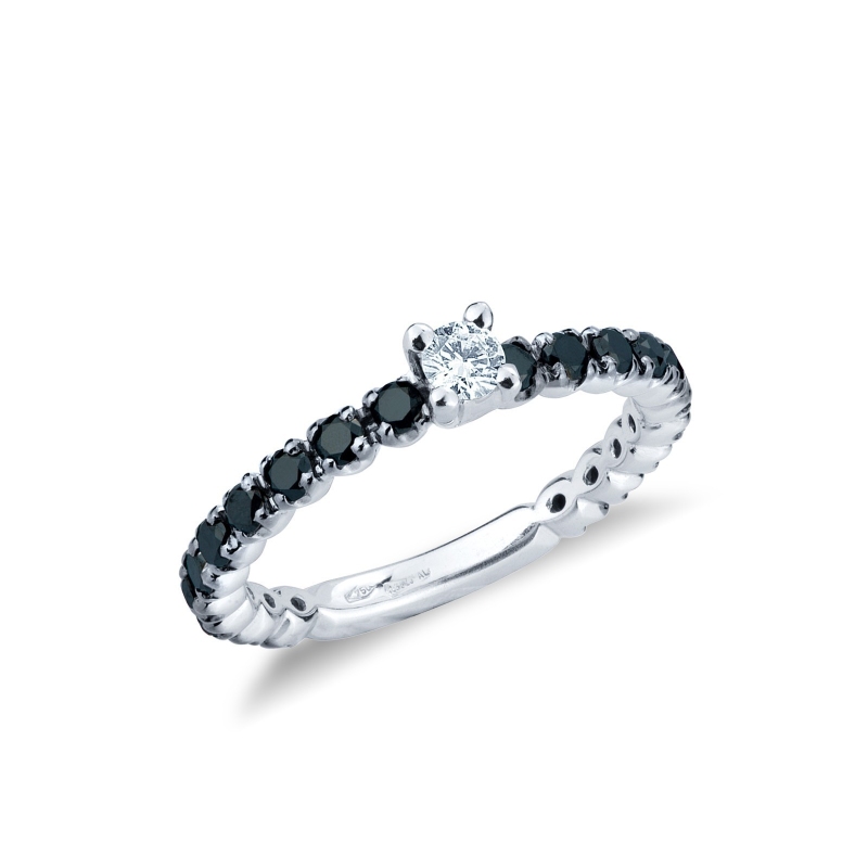 Bague alliance en Or Blanc 18k avec diamant central et diamants noirs latéraux