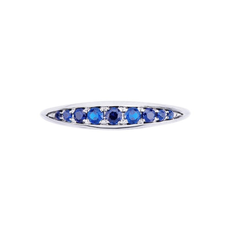Bague en or blanc 18k avec des saphirs bleus Bague en or blanc 18k avec des saphirs bleus