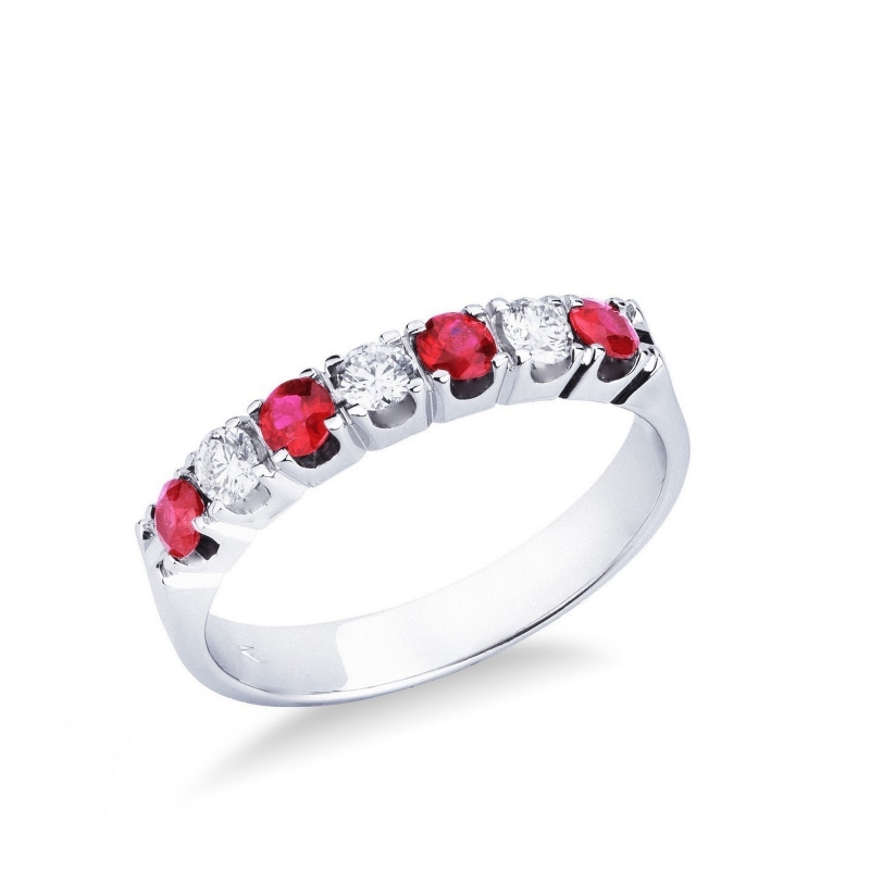 Bague alliance 7 pierres en or blanc 18k avec diamants et rubis