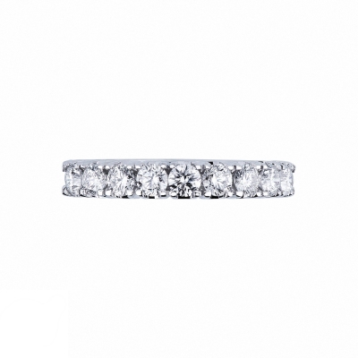 Bague en or blanc 18k avec neuf diamants