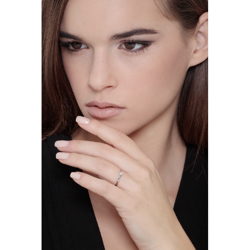 Solitaire or blanc 18k avec diamant 0.10 ct Solitaire or blanc 18k avec diamant 0.10 ct