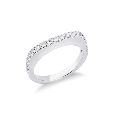 Bague carrée en or blanc 18k avec diamants
