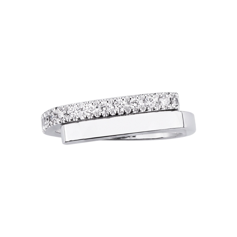 Bague contrarié design en or blanc 18k avec diamants Bague contrarié design en or blanc 18k avec diamants
