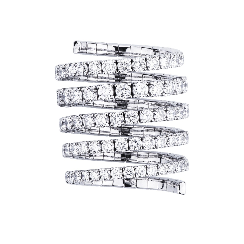 Bague design en or blanc 18k et diamants Bague design en or blanc 18k et diamants