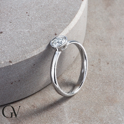 Solitaire en or blanc 750 avec diamant  0.50 ct