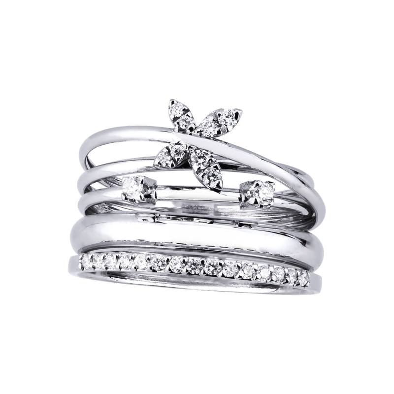 Bague en or blanc 18k avec diamants motif papillon