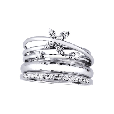 Bague en or blanc 18k avec diamants motif papillon