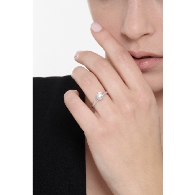 Solitaire en or blanc 18k diamant brillant 0.70 ct