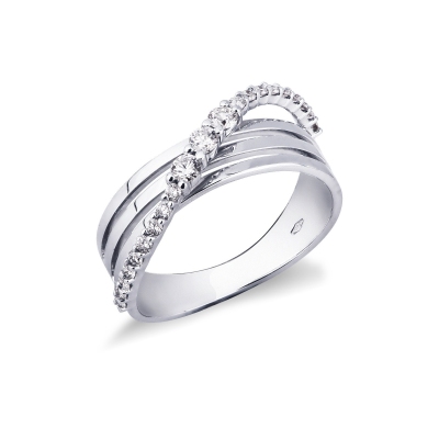 Bague entrelacée en or blanc 18k avec ondulation et diamants