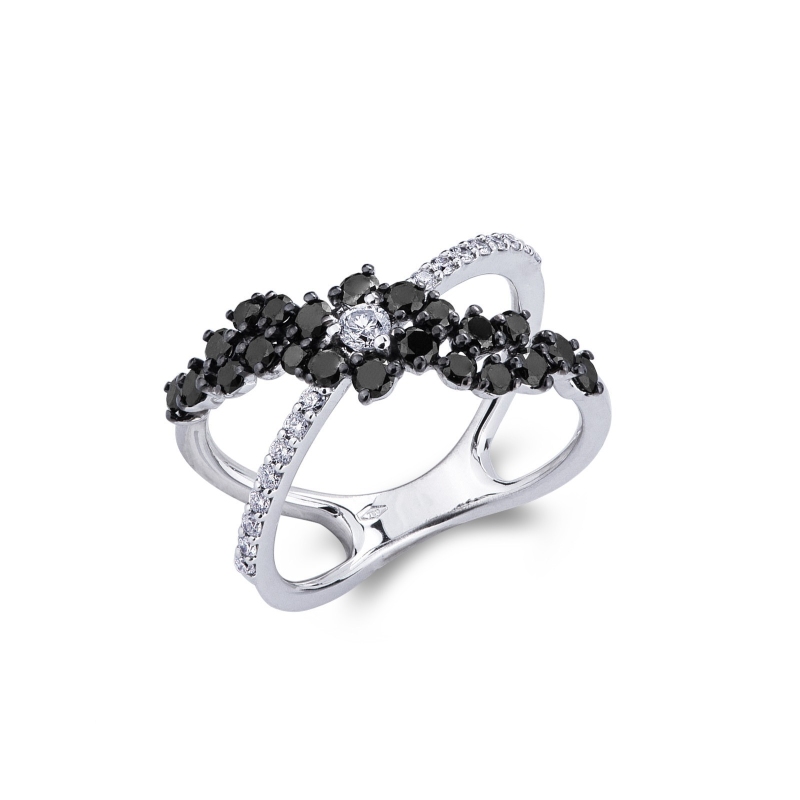 Bague croix en or blanc 18k avec diamants blancs et noirs