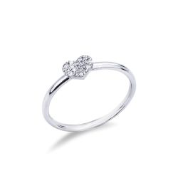 Bague en or blanc 18k avec diamants en forme de cœur