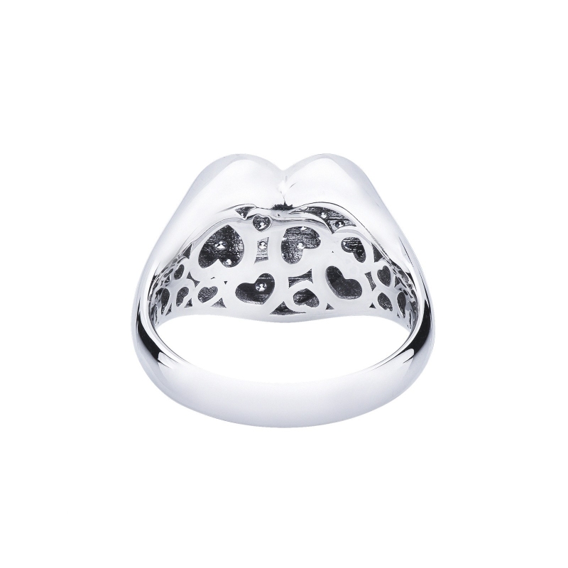 Bague en or blanc 18k avec pavé cœur diamants Bague en or blanc 18k avec pavé cœur diamants