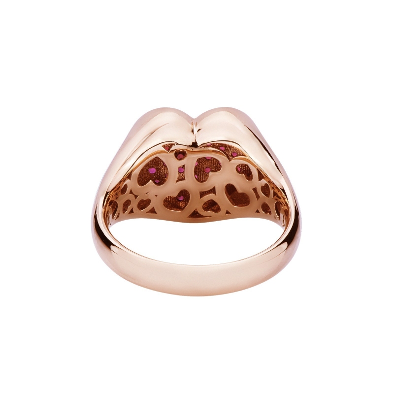 Bague en or rose 18k avec pavé de rubis en forme de cœur