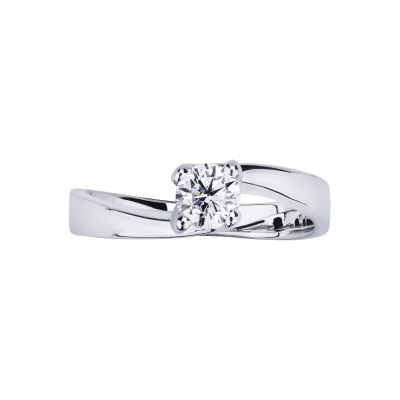 Bague de fiançailles en or blanc 18k avec diamant 0.40 ct 
