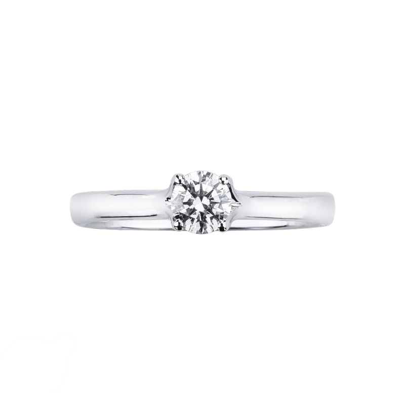 Bague solitaire 4 griffes en or blanc 18k avec diamant 0,30 ct