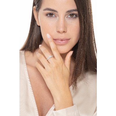 Bague solitaire en or blanc 18 carats et diamant central de 0,70 ct