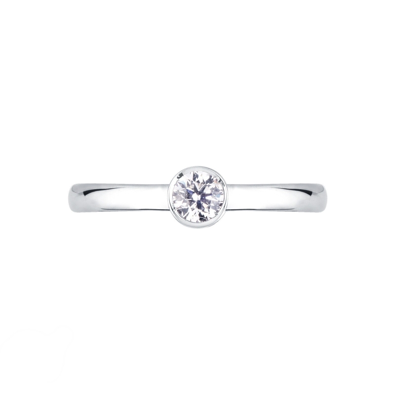 Bague en or 18k et diamant rond  0.40 ct Bague en or 18k et diamant rond  0.40 ct