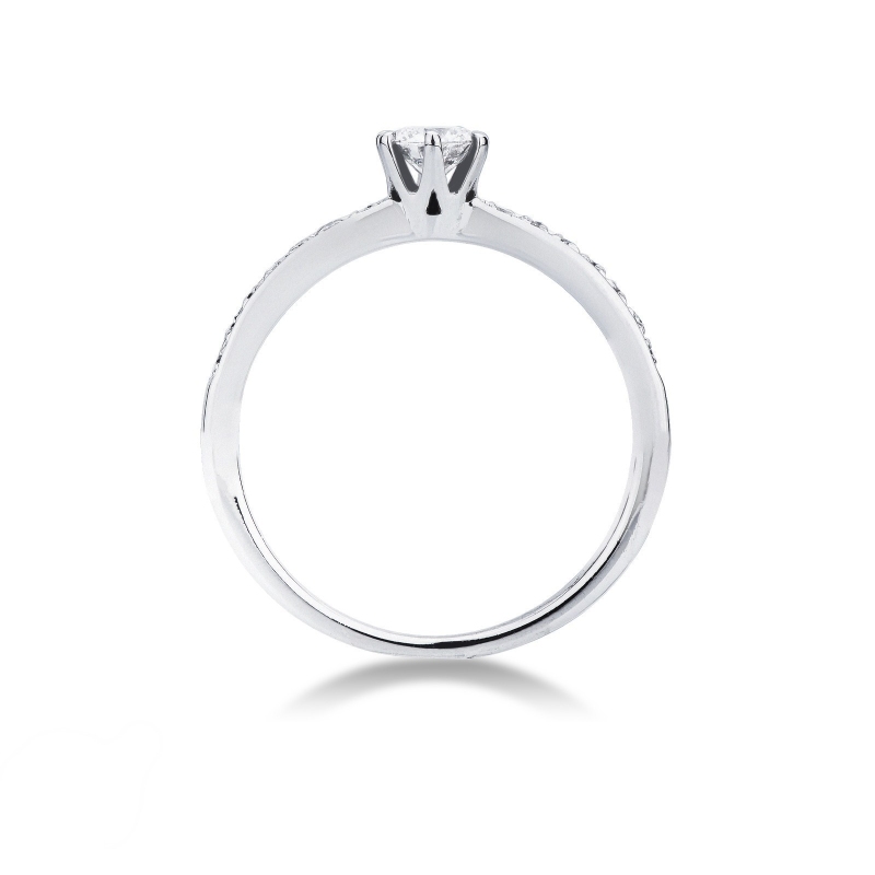 Bague solitaire avec diamant central sertie de diamants Bague solitaire avec diamant central sertie de diamants