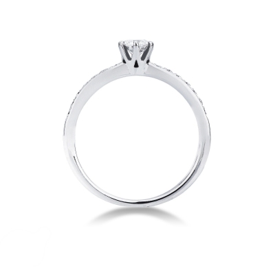 Bague solitaire avec diamant central sertie de diamants
