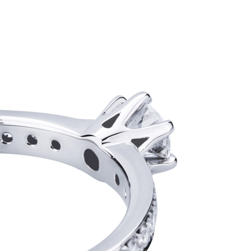 Bague solitaire en or blanc 18 carats et diamant central 0,50 ct Bague solitaire en or blanc 18 carats et diamant central 0,50 ct