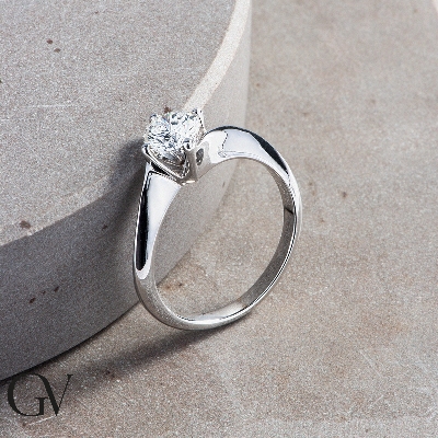 Solitaire femme en or blanc 750 avec brillant 0.70 ct