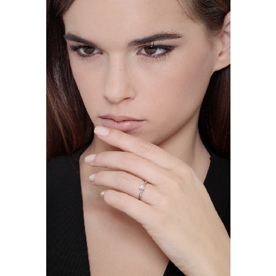 Bague solitaire avec diamant  0.40 ct et or blanc 18k