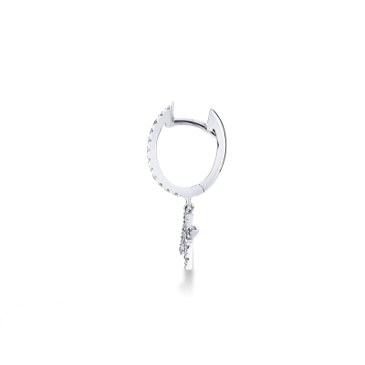 Mono boucle d'oreille en or blanc 18 carats, avec lettre K sertie de diamants